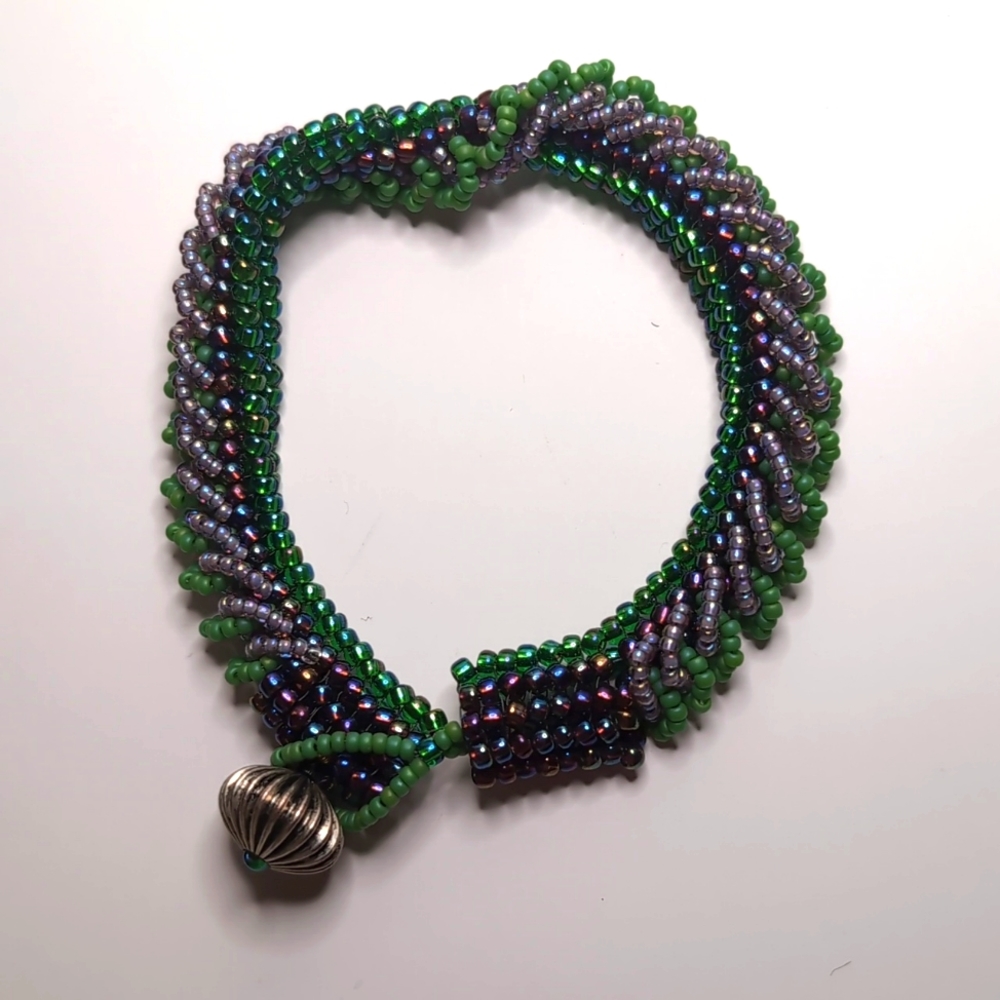 Twisted beaded bracelet